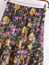 Load image into Gallery viewer, Black Floral Print,Bohemian Maxi Skirts,Beach Pleated Skirt
